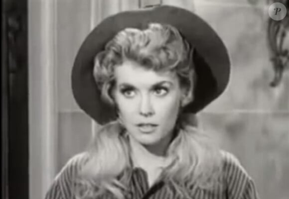 Donna Douglas dans la série The Beverly Hillbillies, dans les années 60.