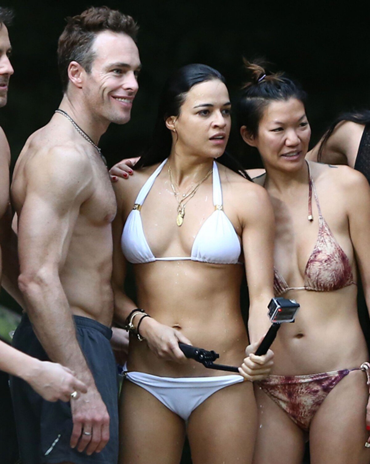 Photo : Exclusif - Michelle Rodriguez et ses amis explorent la grotte Gran  Cenote, à Talum au Mexique, avant de plonger dans ses eaux claires, le 30  décembre 2014. - Purepeople