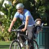 Josh Duhamel fait du vélo avec son fils Axl à Santa Monica, le 4 janvier 2015