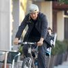 Josh Duhamel fait du vélo avec son fils Axl dans les rues de Brentwood, le 3 janvier 2015  