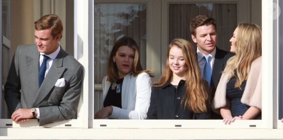 Pierre Casiraghi, Camille Gottlieb, la princesse Alexandra de Hanovre, Gareth Wittstock et sa compagne Roisin Galvin lors de la présentation officielle des jumeaux Gabriella et Jacques, enfants du prince Albert II et de la princesse Charlene, au balcon du palais princier à Monaco le 7 janvier 2015.