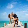 Le fils d'eddie Murphy, Eric Murphy pose en compagnie de sa petite-amie Daisy Espana sur les plages de Cancun à Mexico, le 3 janvier 2015.