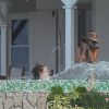 Heidi Klum topless et son compagnon Vito Schnabel profitent de leurs vacances à Saint-Barthélemy, le 7 janvier 2015.