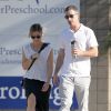Exclusif - Sarah Michelle Gellar et son mari Freddie Prinze Jr (qui se remet d'une opération à la colonne vertébrale faite fin novembre) dans les rues de Santa Monica, le 7 janvier 2015.
