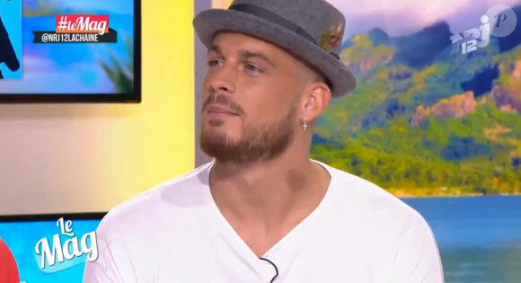 Raphaël, beau gosse des Princes de l'Amour 2 sur le plateau du Mag de NRJ12. Il rejoint le casting des Anges 7 !