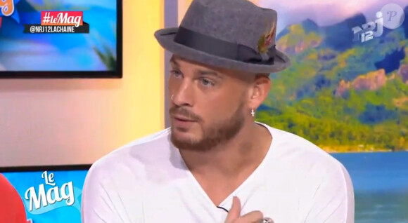 Raphaël, beau gosse des Princes de l'Amour 2 sur le plateau du Mag de NRJ12. Il rejoint le casting des Anges 7 !