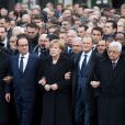François Hollande, la chancelière de l'Allemagne Angela Merkel et le président de l'Etat de Palestine Mahmoud Abbas - Les dirigeants politiques mondiaux défilent à la marche républicaine pour Charlie Hebdo à Paris, le 11 janvier 2015