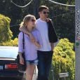  L'acteur Topher Grace se promene avec sa compagne dans les rues de Santa Barbara. Le 25 janvier 2014  