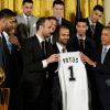 Barack Obama recevait les Spurs de Tony Parker et Boris Diaw à la Maison Blanche à Washington, le 12 janvier 2015, suite à leur titre de champion NBA 2014