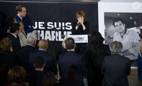 Chloé Verlhac - Hommage à Tignous (Bernard Verlhac) de la mairie de Montreuil, le 15 janvier 2015. Le dessinateur est mort à 57 ans, assassiné dans l'attentat contre Charlie Hebdo. 