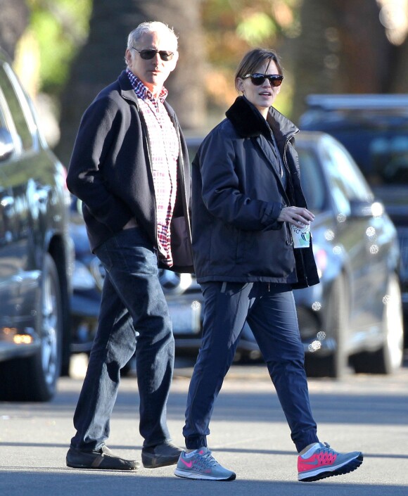 Jennifer Garner et Victor Garber vont prendre un café à Brentwood, le 15 janvier 2015. 