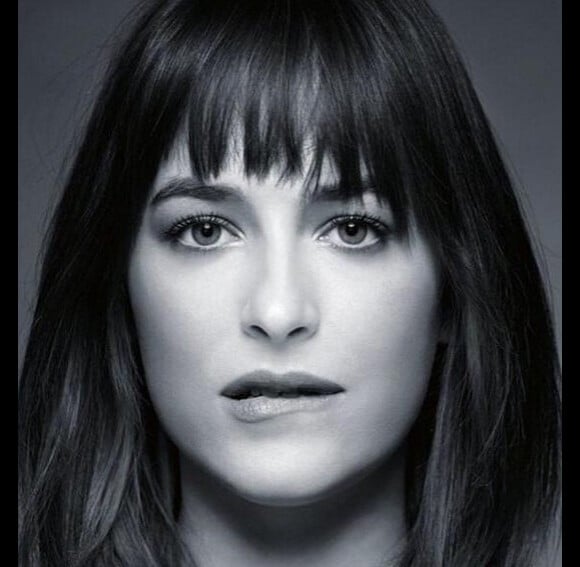 Dakota Johnson dans une nouvelle image de Fifty Shades of Grey.