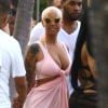 Amber Rose se relaxe au bord d'une piscine à Miami, le 17 janvier 2015.  Amber Rose and some friends relaxing poolside at her hotel in Miami, Florida on January 17, 2014.17/01/2015 - Miami