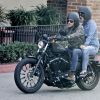 Lana Del Rey et son compagnon, le photographe italien Francesco Carrozzini, se sont baladés en moto dans les rues de Malibu, le 18 janvier 2015.