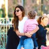 Alessandra Ambrosio, son fils Noah, Lily Aldridge et sa fille Dixie Pearl - en famille à Disneyland à Anaheim, le 19 janvier 2015.