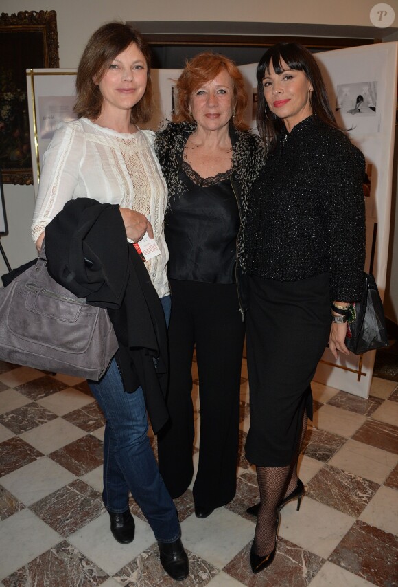 Alexandra Kazan, Eva Darlan et Mathilda May lors du cocktail de lancement du livre "Garde-Robes" de Nathalie Garçon à l'Hôtel Régina à Paris, le 13 octobre 2014