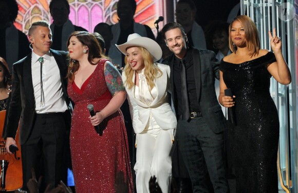 Macklemore, Mary Lambert, Madonna, Ryan Lewis et Queen Latifah sur la scène des Grammy awards à Los Angeles, le 26 janvier 2014.