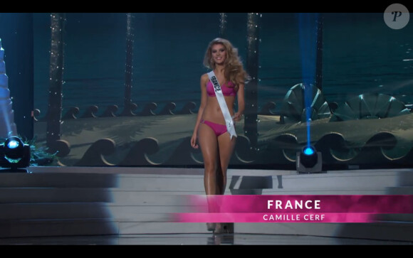 Camille Cerf, Miss France 2015, sexy en bikini défile pour l'élection Miss Univers 2015, le mercredi 21 janvier 2015 à Miami