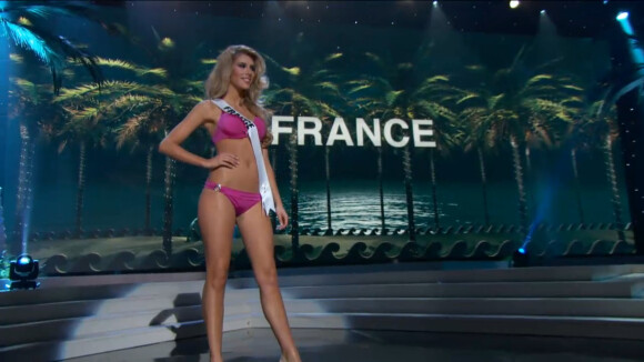 Camille Cerf pour Miss Univers : En bikini, elle dévoile son corps de rêve !