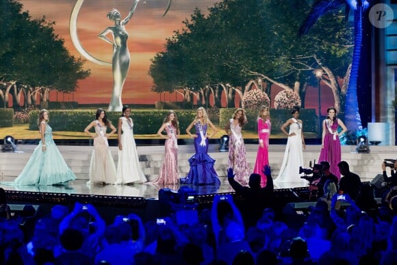 Les Miss défilent à la U.S. Century Bank Arena, à Miami, Floride, le 21 janvier 2015 pour Miss Univers 2015