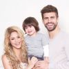 Shakira prend la pose avec son mari Gerard Piqué et leur fils Milan, le 19 janvier 2015