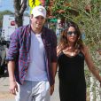  Exclusif - Mila Kunis enceinte et son fianc&eacute; Ashton Kutcher vont prendre un petit-d&eacute;jeuner &agrave; Venice, le 17 septembre 2014. 