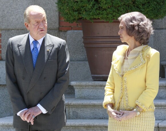 Le roi Juan Carlos Ier d'Espagne et la reine Sofia d'Espagne lors de la réception du président du Mexique Enrique Pena Nieto et sa femme Angelica Rivera au palais du Pardo à Madrid le 9 juin 2014.