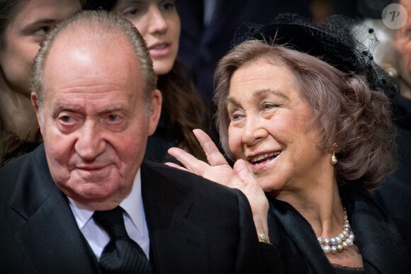 Le roi Juan Carlos et la reine Sofia d'Espagne - Obsèques de la reine Fabiola de Belgique en la cathédrale des Saints Michel et Gudule à Bruxelles. Le 12 décembre 2014 