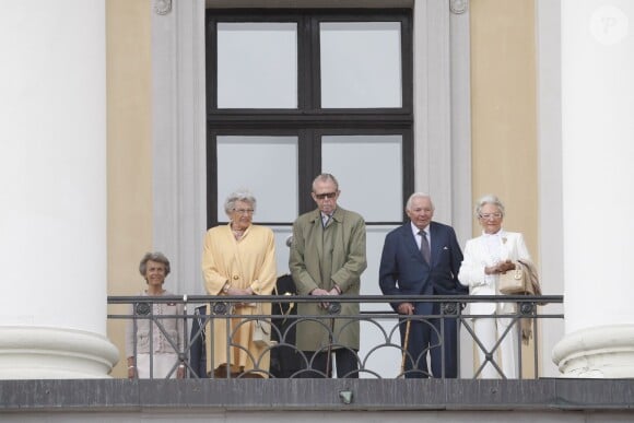 La princesse Astrid de Norvège et son époux Johan Martin Ferner à Oslo le 31 mai 2012 lors d'une messe. La Maison royale de Norvège a annoncé le 24 janvier 2015 le décès de Johan Martin Ferner, époux de la princesse Astrid et beau-frère du roi Harald V de Norvège, à l'âge de 87 ans.