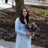 Kate Middleton enceinte, lors de l'inauguration de la Kensington Aldridge Academy le 19 janvier 2015. La duchesse de Cambridge a été victime de retouches abusives, à partir d'une photo de ce jour-là, pour la couverture de l'hebdomadaire australien Woman's Day.