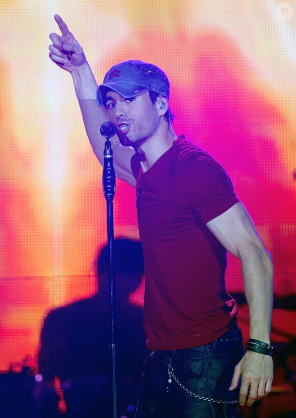 Enrique Iglesias en concert au stade Arena à Londres. Le 28 novembre 2014  