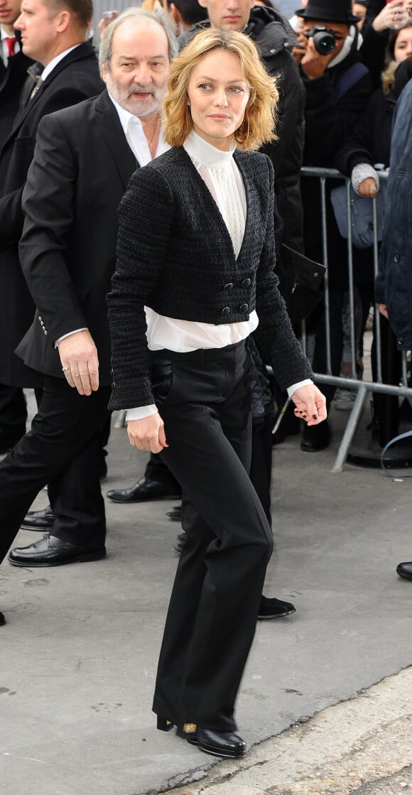 Vanessa Paradis au défilé de mode "Chanel", collection Haute Couture printemps-été 2015/2016, au Grand Palais à Paris. Le 27 janvier 2015.