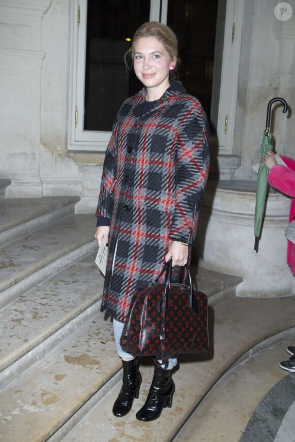 Camille Seydoux arrive à l'hôtel Salomon de Rothschild pour assister au défilé Valentino haute couture printemps-été 2015. Paris, le 28 janvier 2015.