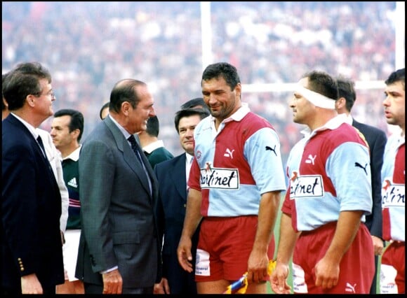 Marc Cécillon avec Jacques Chirac lors de la finale du championnat de France en 1997 à Paris. 