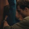 Jamie Dornan et Dakota Johnson s'embrassent dans Fifty Shades of Grey.