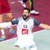 Nikola Karabatic fête la victoire en Coupe du monde de handball le 1er février 2015 à Doha. 
