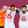 Thierry Omeyer (FRA), Daniel Narcisse (FRA), Nikola Karabatic (FRA), Valentin Porte (FRA), Xavier Barachet (FRA) fêtent la victoire en Coupe du monde le 1er février 2015 à Doha. 