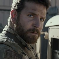 American Sniper : Bradley Cooper triomphe et se paie la tête de Miley Cyrus