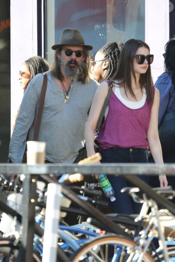 Lukas Haas accompagné et méconnaissable à Venice, Los Angeles, le 1er février 2015.