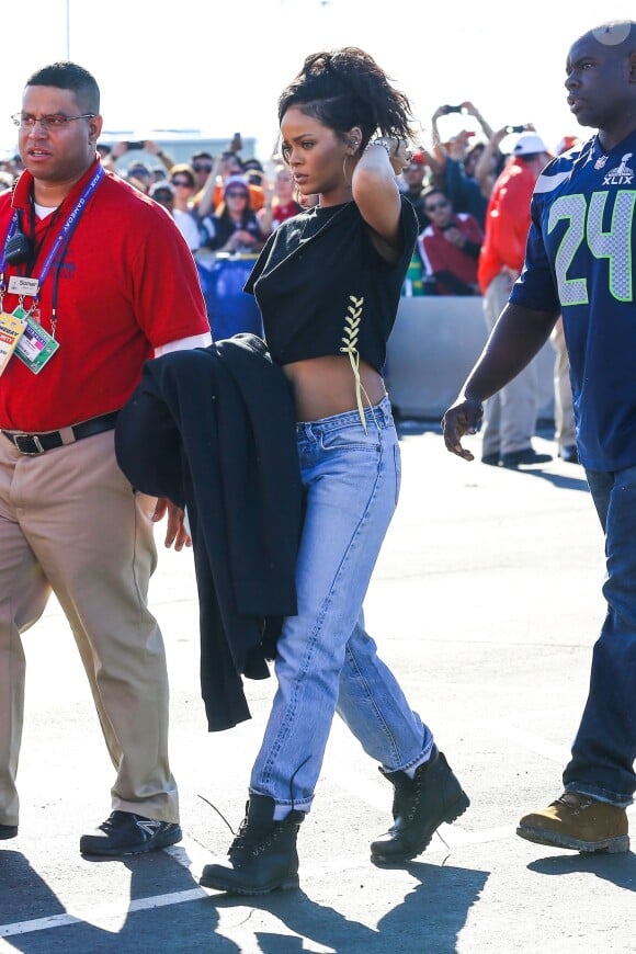 Rihanna arrive à l'Université de Phoenix pour assister au Super Bowl XLIX. Phoenix, le 1er février 2015.