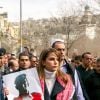 La reine Rania de Jordanie en tête du cortège des manifestants à Amman le 6 février 2015 après l'exécution barbare du capitaine Muath Al-Kasasbeh par l'Etat islamique
