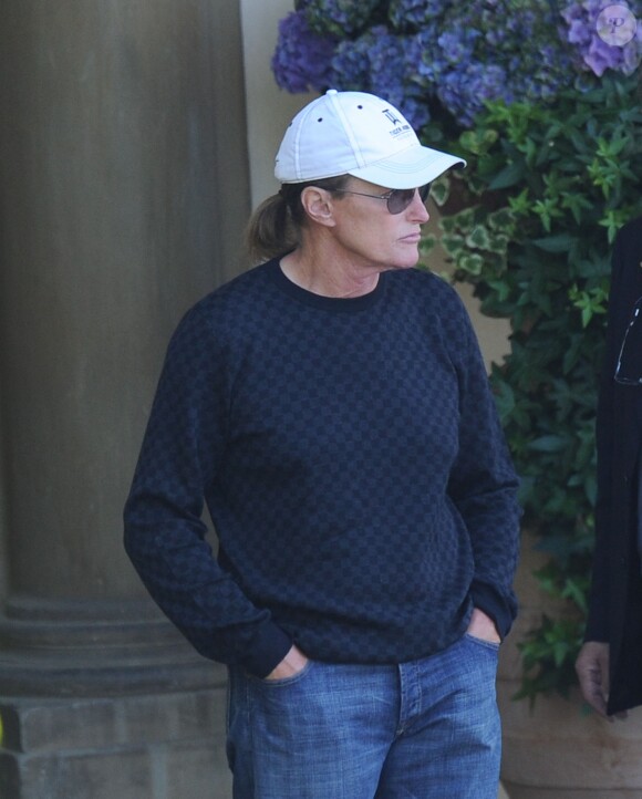 Bruce Jenner à la sortie de l'hôtel "Belmond Villa San Michele" à Florence en Italie le 25 mai 2014