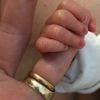 Une première photo du bébé, un petit, garçon, que Liv Tyler vient de mettre au monde.