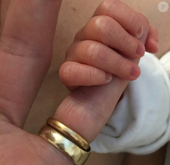 Une première photo du bébé, un petit, garçon, que Liv Tyler vient de mettre au monde.