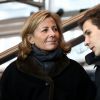 Claire Chazal avec son fils François Poivre d'Arvor lors du match de Ligue des Champions le Paris Saint-Germain et Chelsea au Parc des Princes, à Paris le 17 février 2015