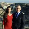 Les acteurs Daniel Craig et Monica Bellucci prennent la pose au photocall de Spectre, prochain James Bond, au Senatorial Palace, Piazza del Campidoglio à Rome, le 18 février 2015