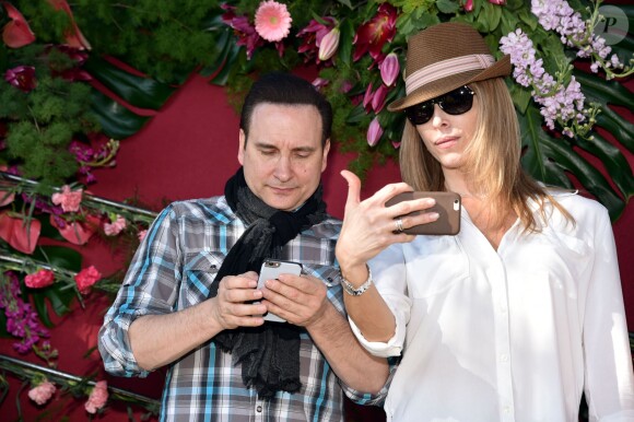 Jean-Marc Généreux et Tonya Kinzinger - Première bataille de fleurs sur la Promenade des Anglais lors du 131ème carnaval de Nice "Roi de la Musique", avec une partie des membres de "Danse avec les stars", le 18 février 2015. 