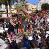Première bataille de fleurs sur la Promenade des Anglais lors du 131ème carnaval de Nice "Roi de la Musique", avec une partie des membres de "Danse avec les stars", le 18 février 2015. 