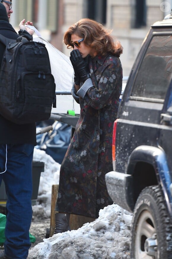 Eva Mendes sur le tournage d'un spot publicitaire à West Village, New York, le 18 février 2015.