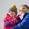La princesse Estelle et la princesse Victoria de Suède lors des Championnats du monde de ski nordique de la FIS à Falun, le 19 février 2015. 